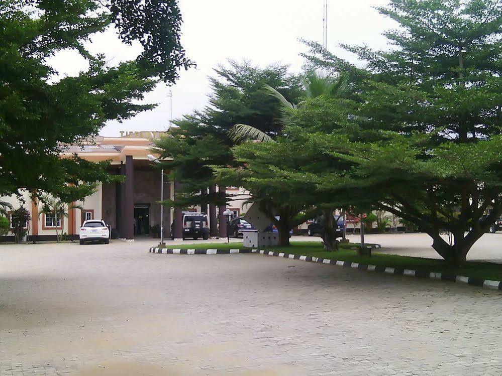 Tiffany Hotel And Towers Imogwu-Agwa Kültér fotó